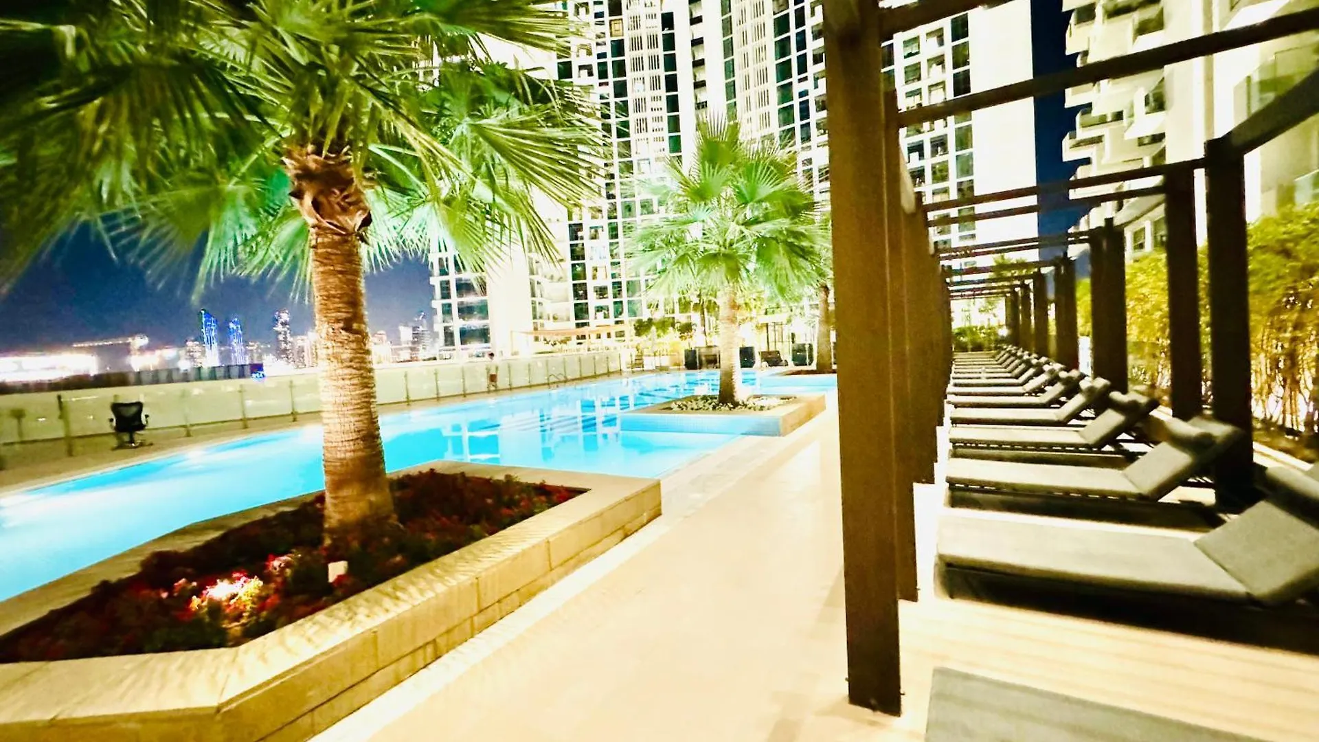 Appartamento Farhad Azizi Al Jaddaf Sleek Studio Dubai