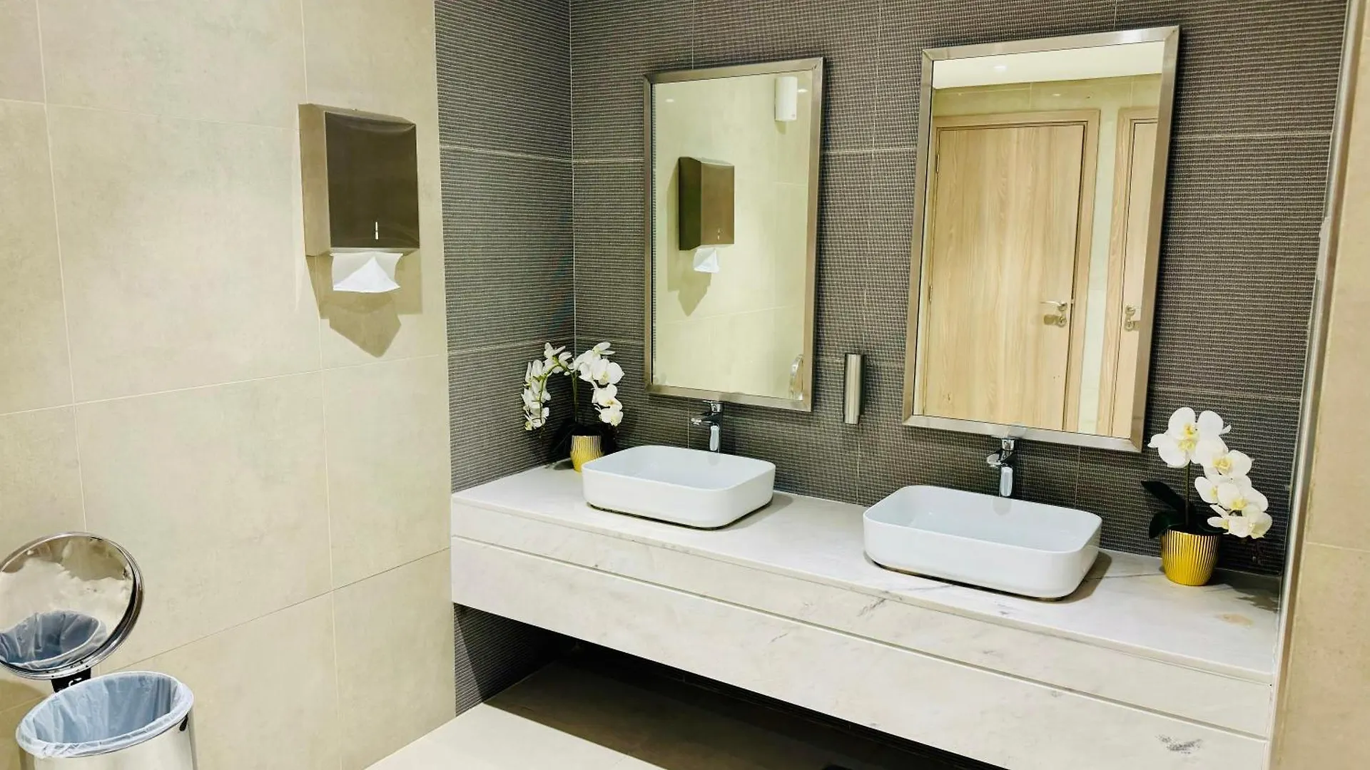 Appartamento Farhad Azizi Al Jaddaf Sleek Studio Dubai Emirati Arabi Uniti