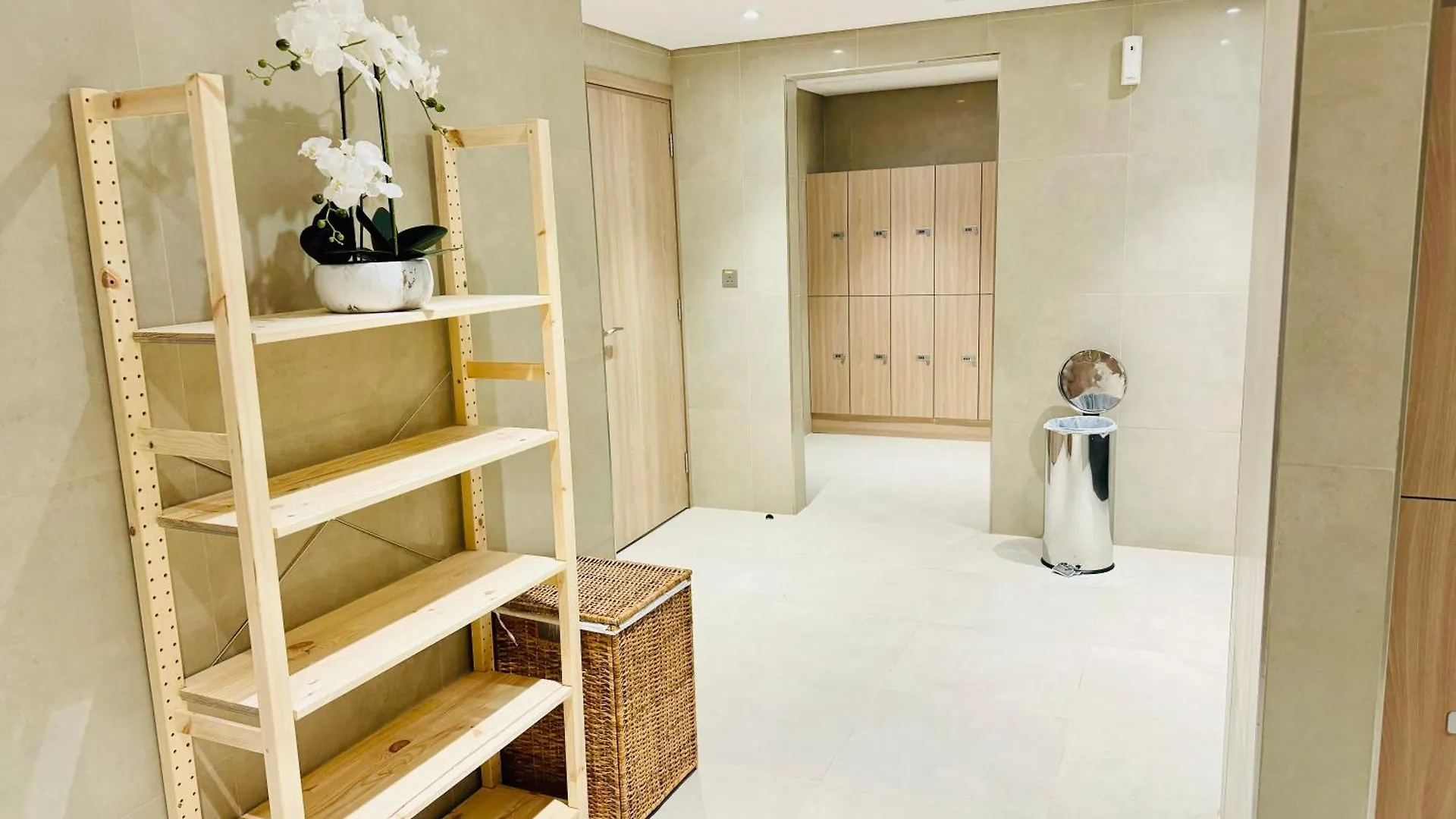 Appartamento Farhad Azizi Al Jaddaf Sleek Studio Dubai